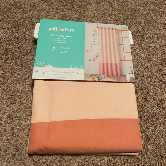 Curtain 42in x 84in - Picture 1 of 1